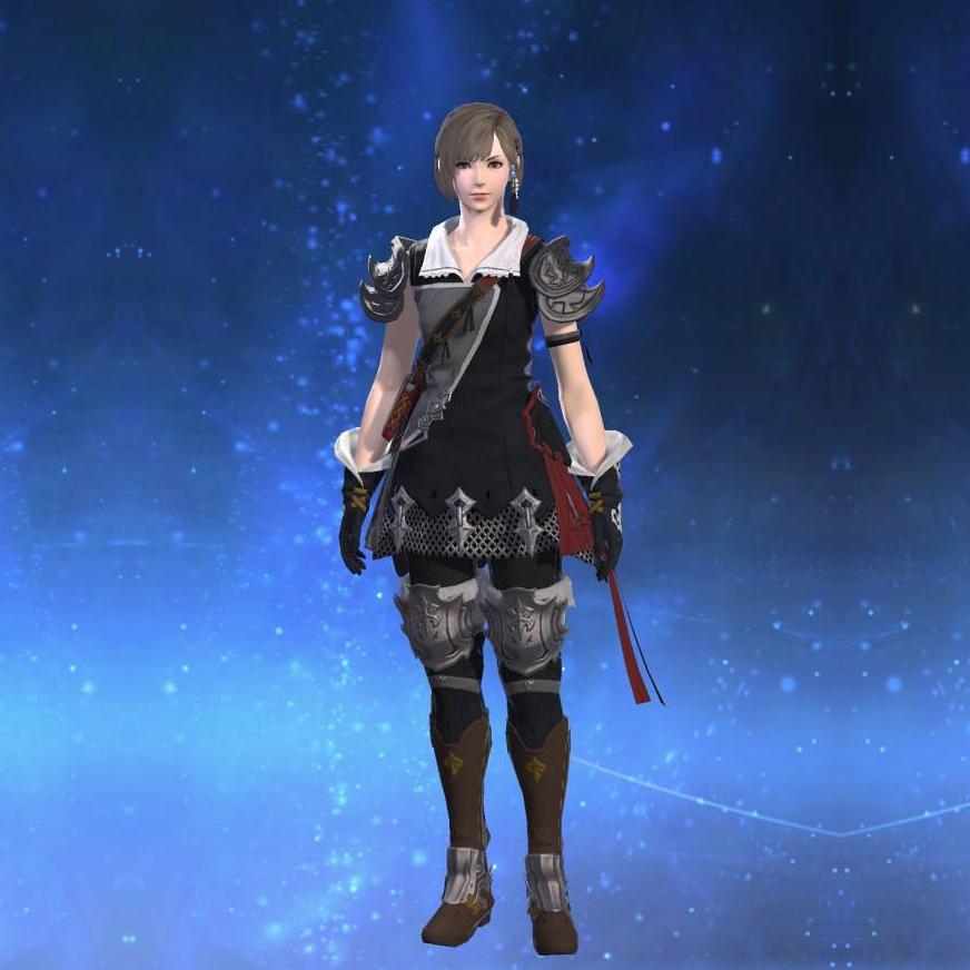 Star Velvet Tabard of Striking's gearset image female.